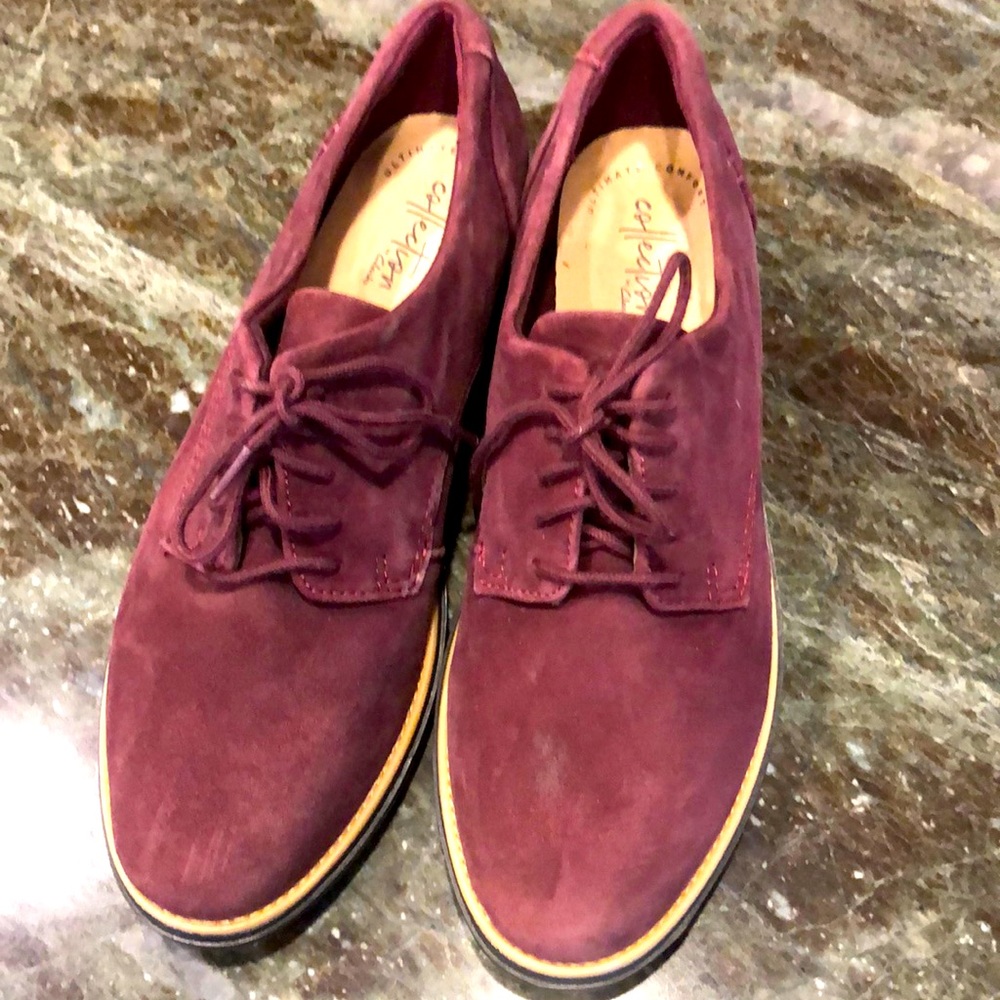 NWOT Clarks size8 suede tie-ups